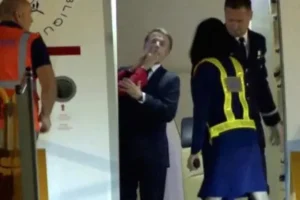 macron_101-12030683_20250526154202