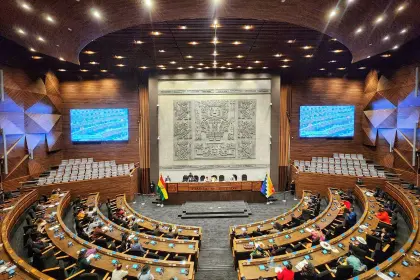 la-sesion-de-la-camara-de-diputados_101-12247458_20250618105919